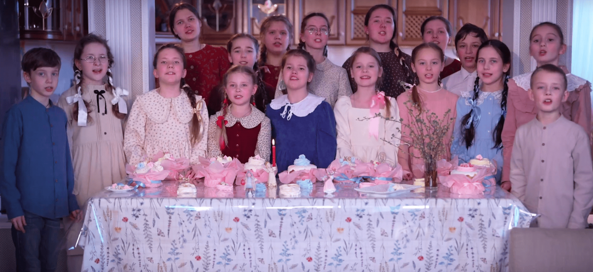 Пасхальное поздравление детско-юношеского хора Успенского кафедрального собора г. Сергиев Посад